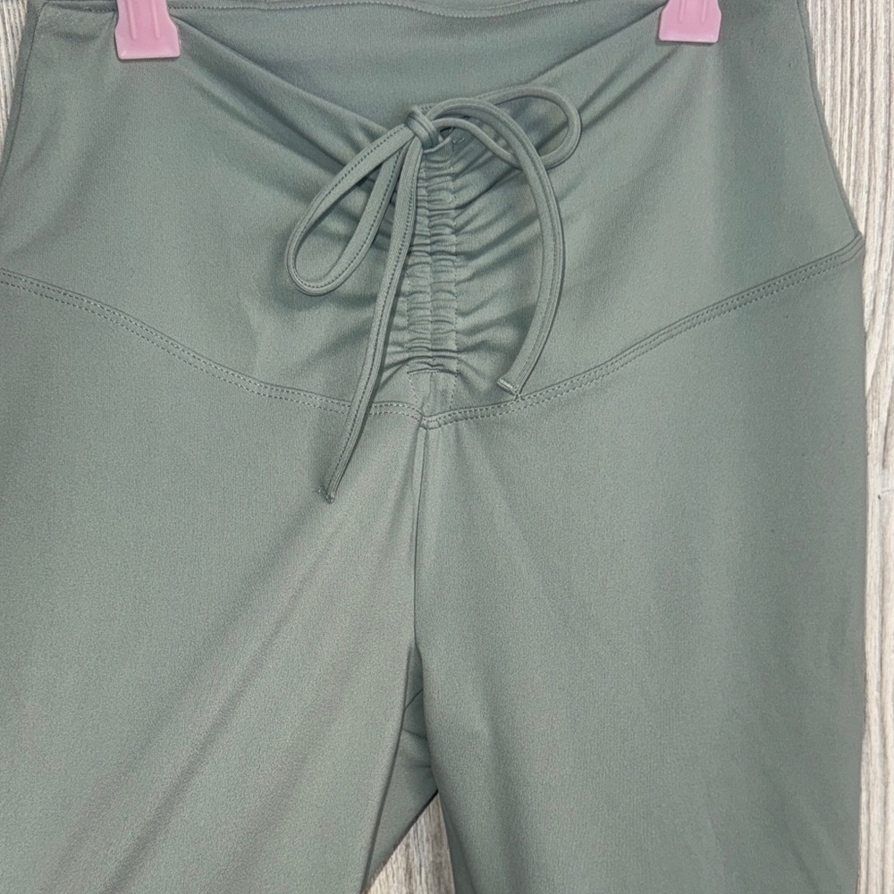 PINK Victoria's Secret Sage Lace-Up Leggings - Picture 3 of 8